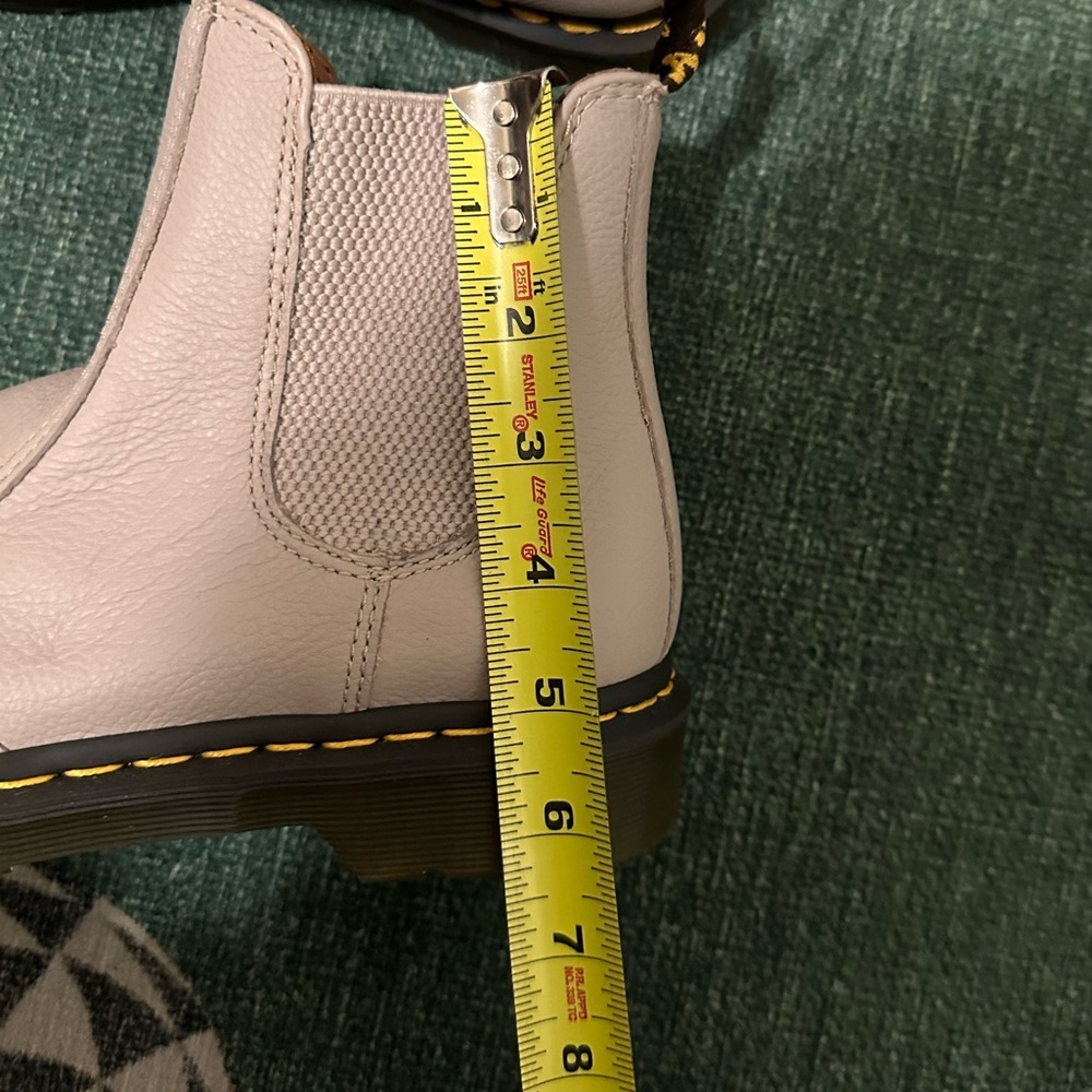 Dr. Martens Women's 2976 Virginia Leather Chelsea Ankle Boots (NWOT) - Picture 6 of 6
